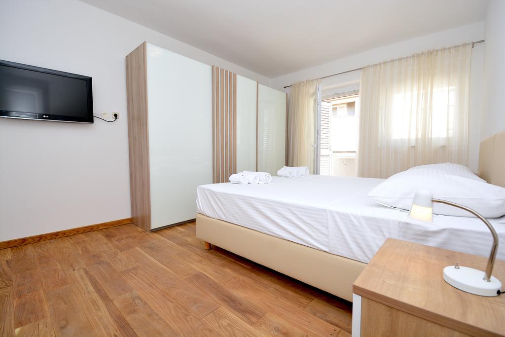 Old Town Twins Apartment